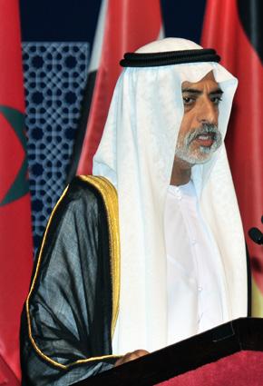 سلطان يدعو للتعاون الاقتصادي ونقل المعرفة للبشرية  دون تفريق